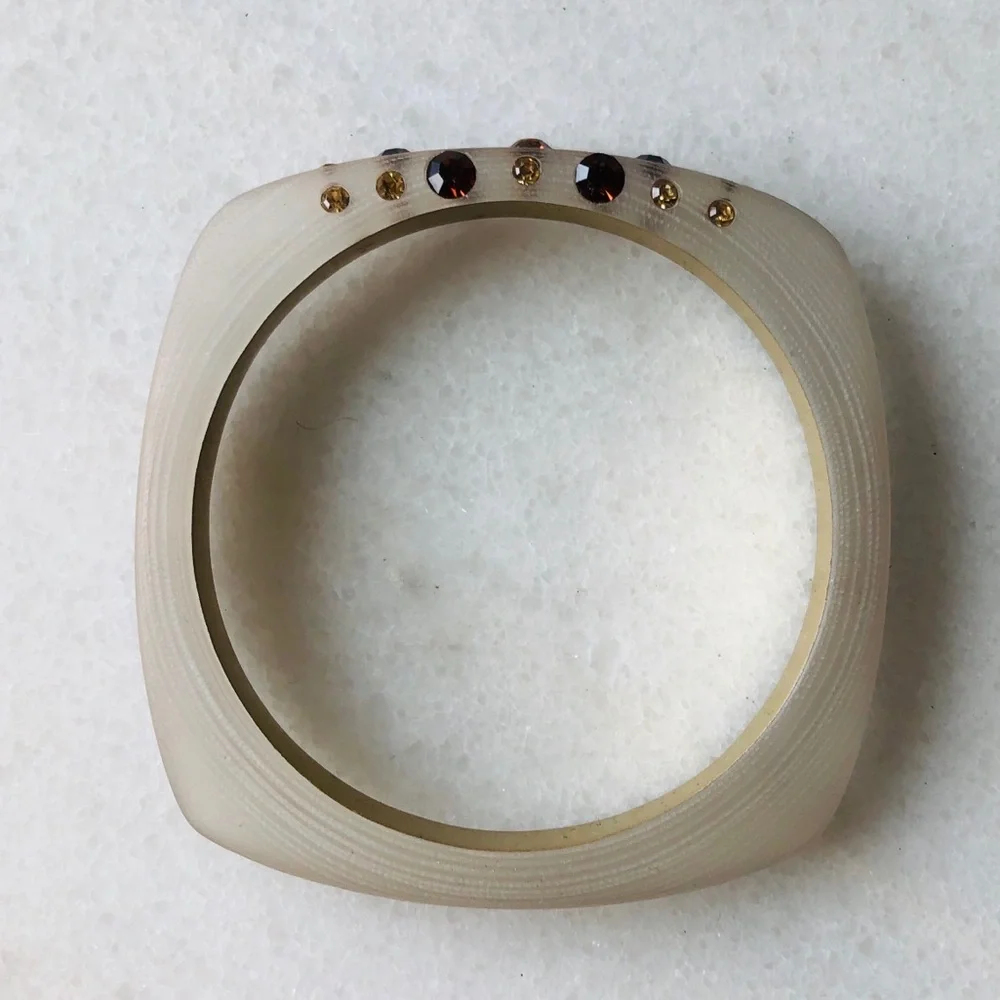 🔹NWOT🔹Frosted Lucite Rhinestone Bangle - Picture 4 of 7